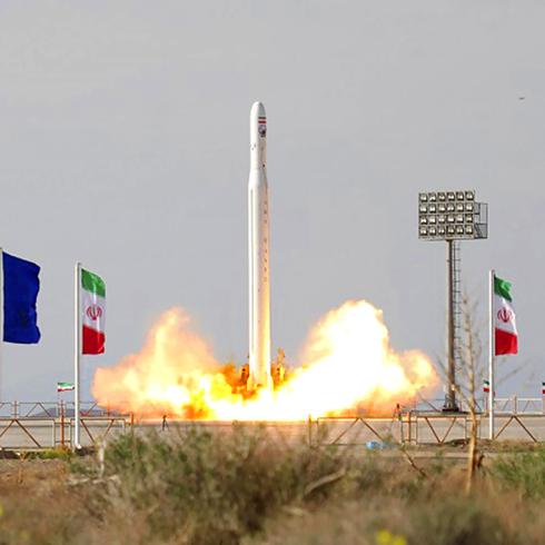 Irán lanza satélite militar