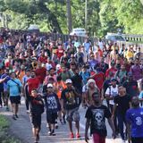 Migrantes parten a pie desde el sur de México rumbo a Estados Unidos