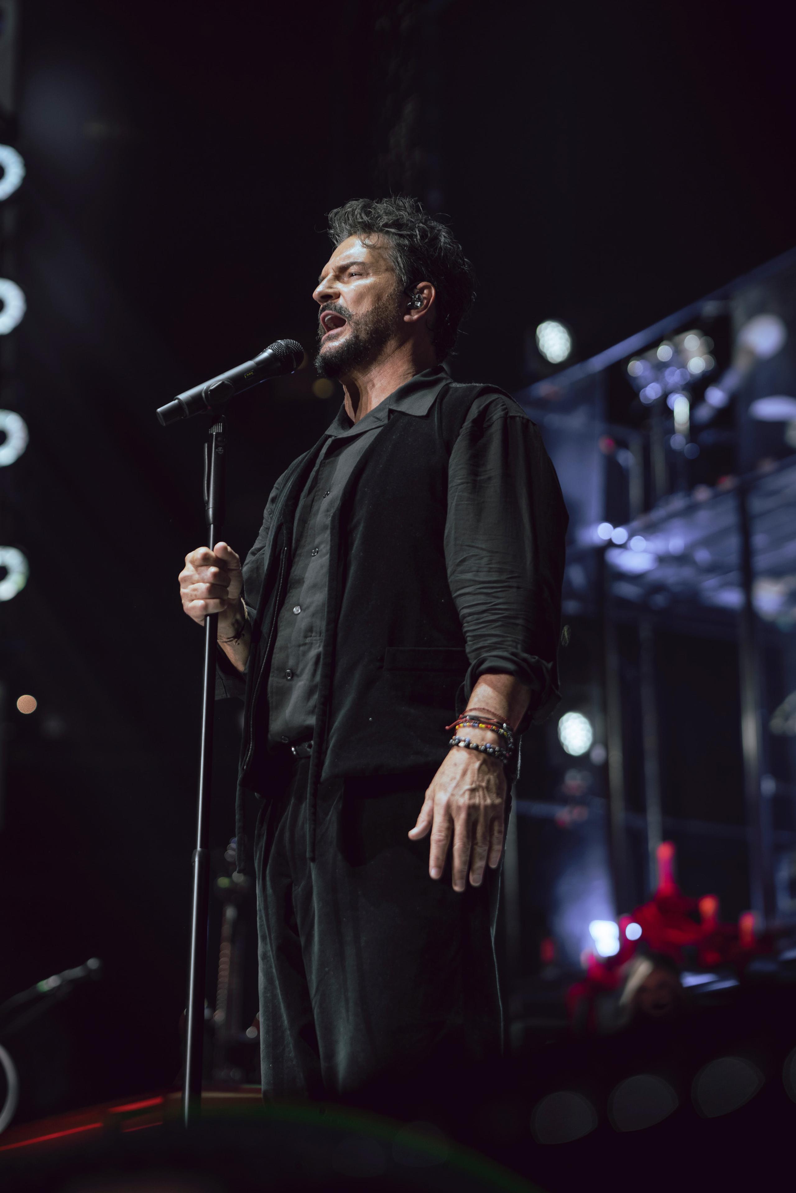 El cantautor ofreció dos funciones llenas a capacidad en el Madison Square Garden, como parte de la gira que lo traerá al Coliseo de Puerto Rico el 30 de junio y 1 de julio.