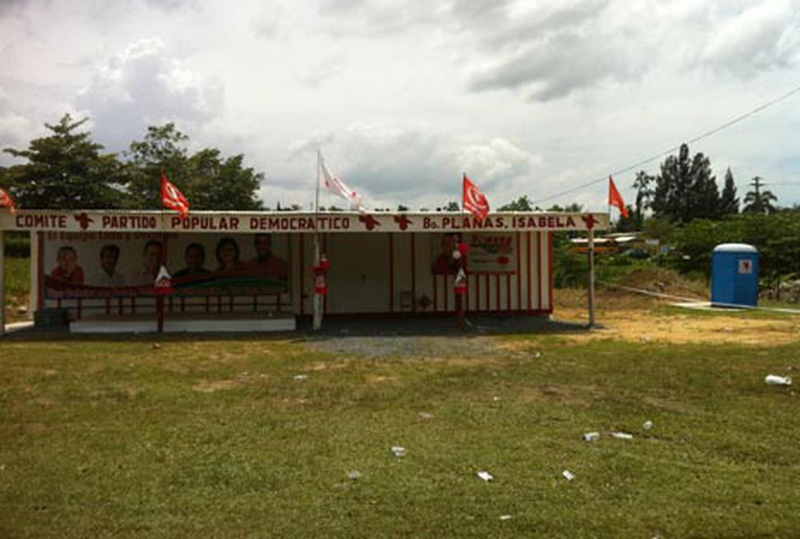 María Milagros Charbonier acusa al Alcalde de Isabela de robarse la luz