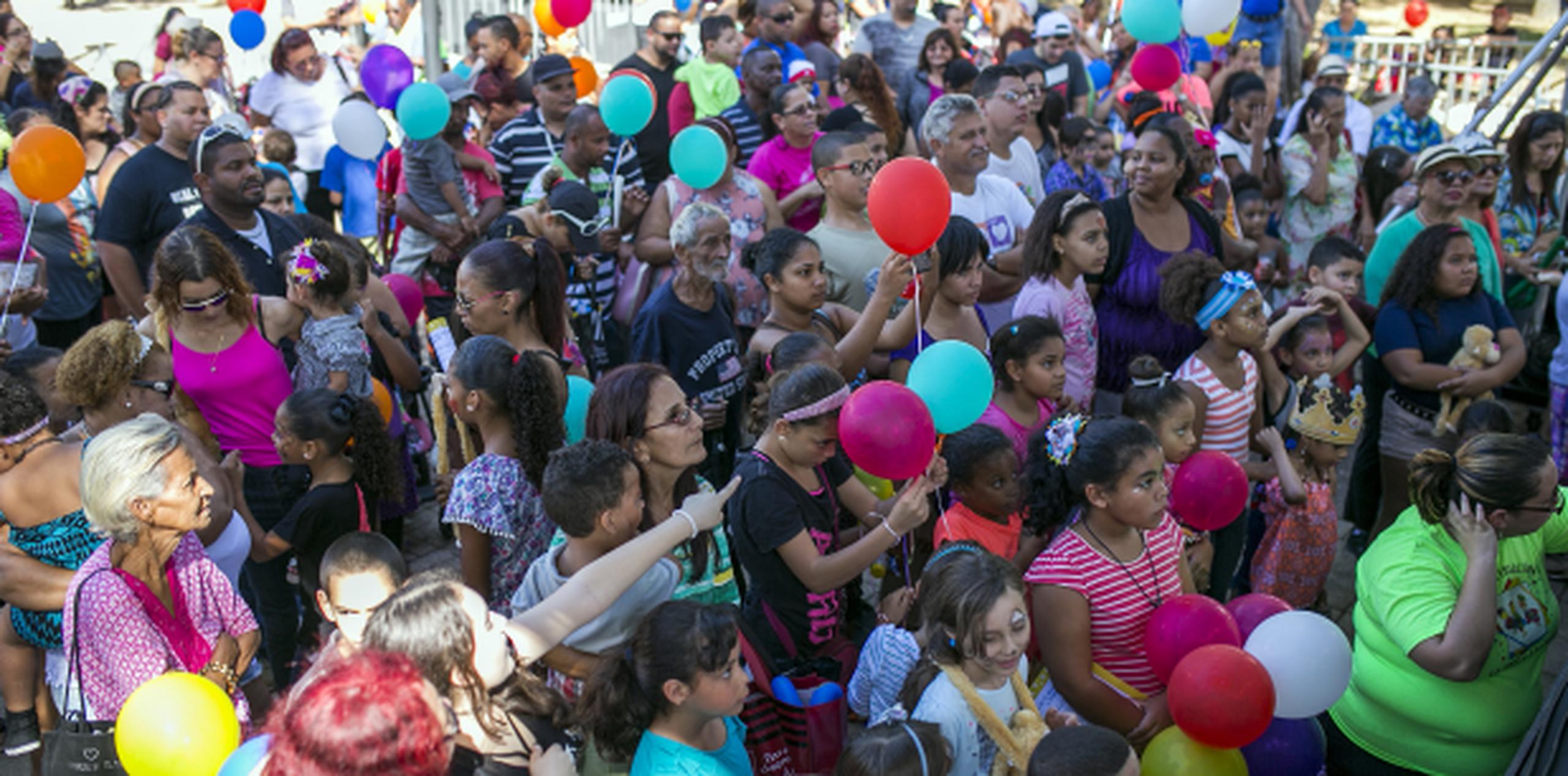 Residentes de la zona Este se congregaron en la plaza pública de Fajardo a compartir y disfrutar de las festividades del Día de Reyes auspiciadas por el municipio y La Fortaleza. (Para Primera Hora / Xavier García)