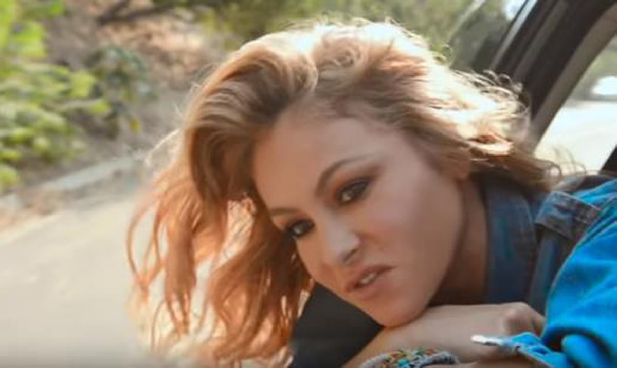 La razón por la que Paulina Rubio "muere" dentro de un ...