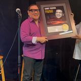 Sammy Figueroa recibe su “premio más grande” de la Fundación para la Cultura Popular