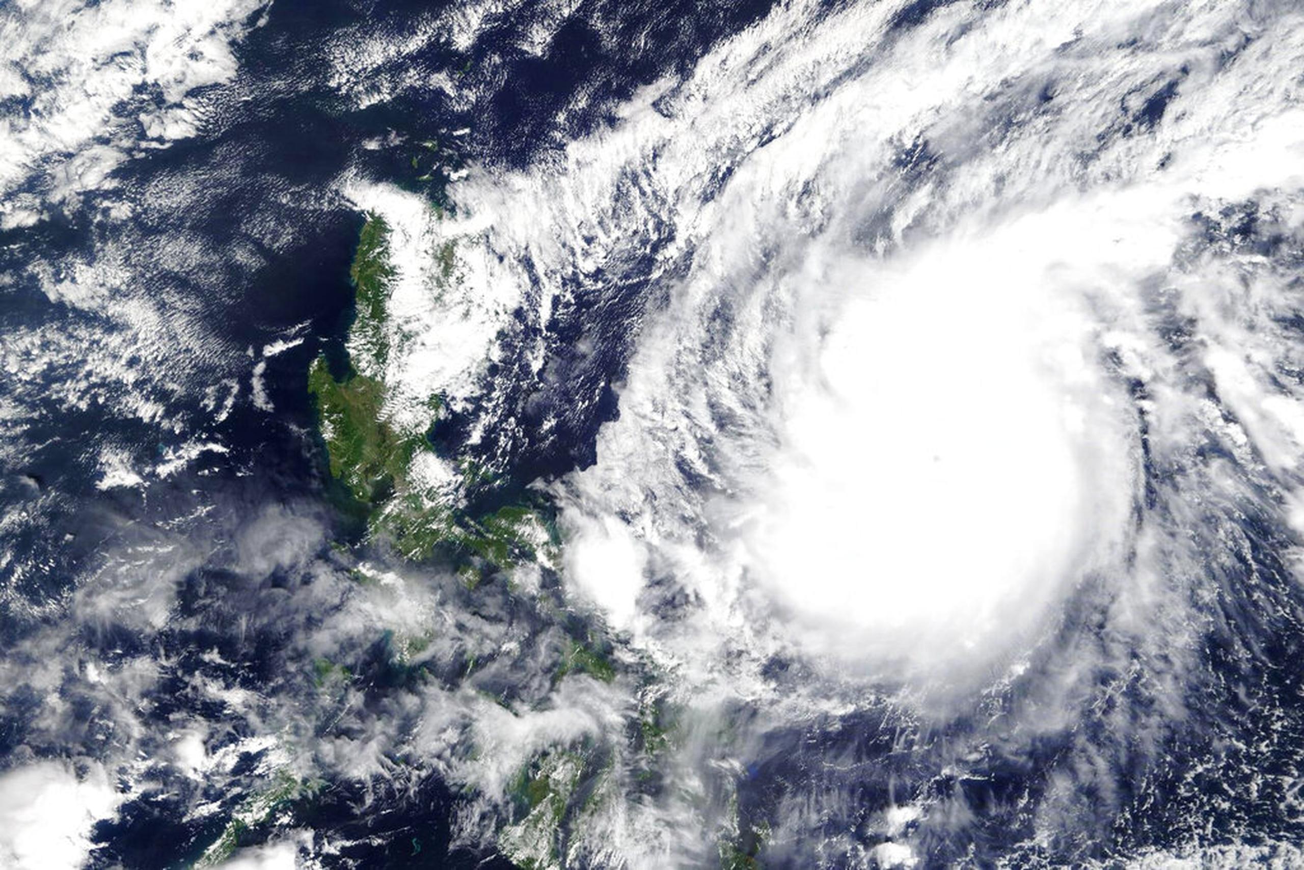 El tifón Goni afectando a Filipinas.
