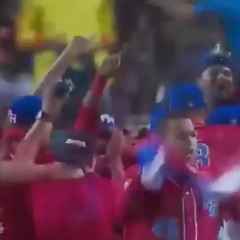 Criollos celebran el triunfo ante México