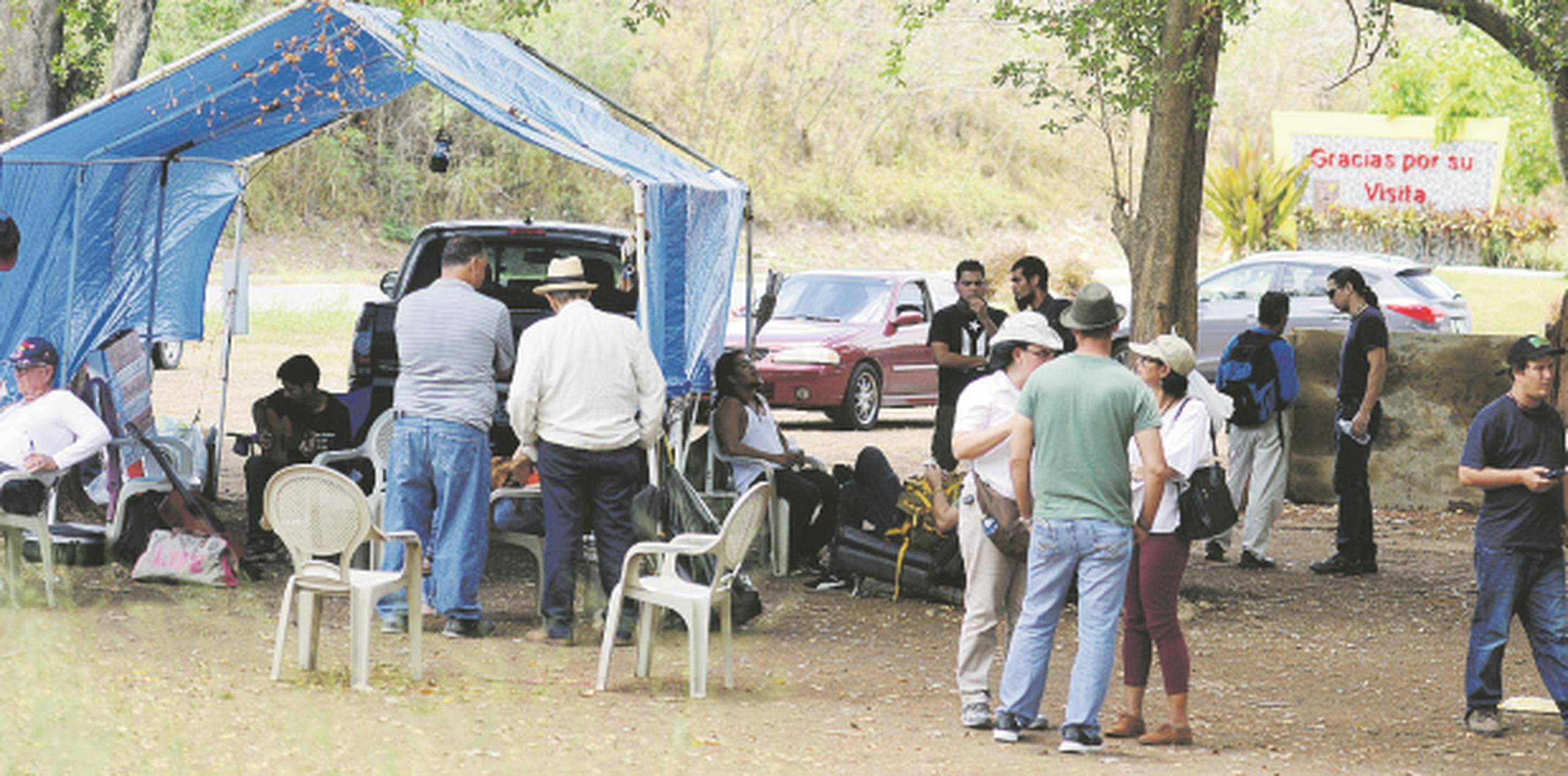 El exprisionero político, Oscar López Rivera, llegó hasta el campamento ayer en solidaridad con la lucha comunitaria. (Archivo)
