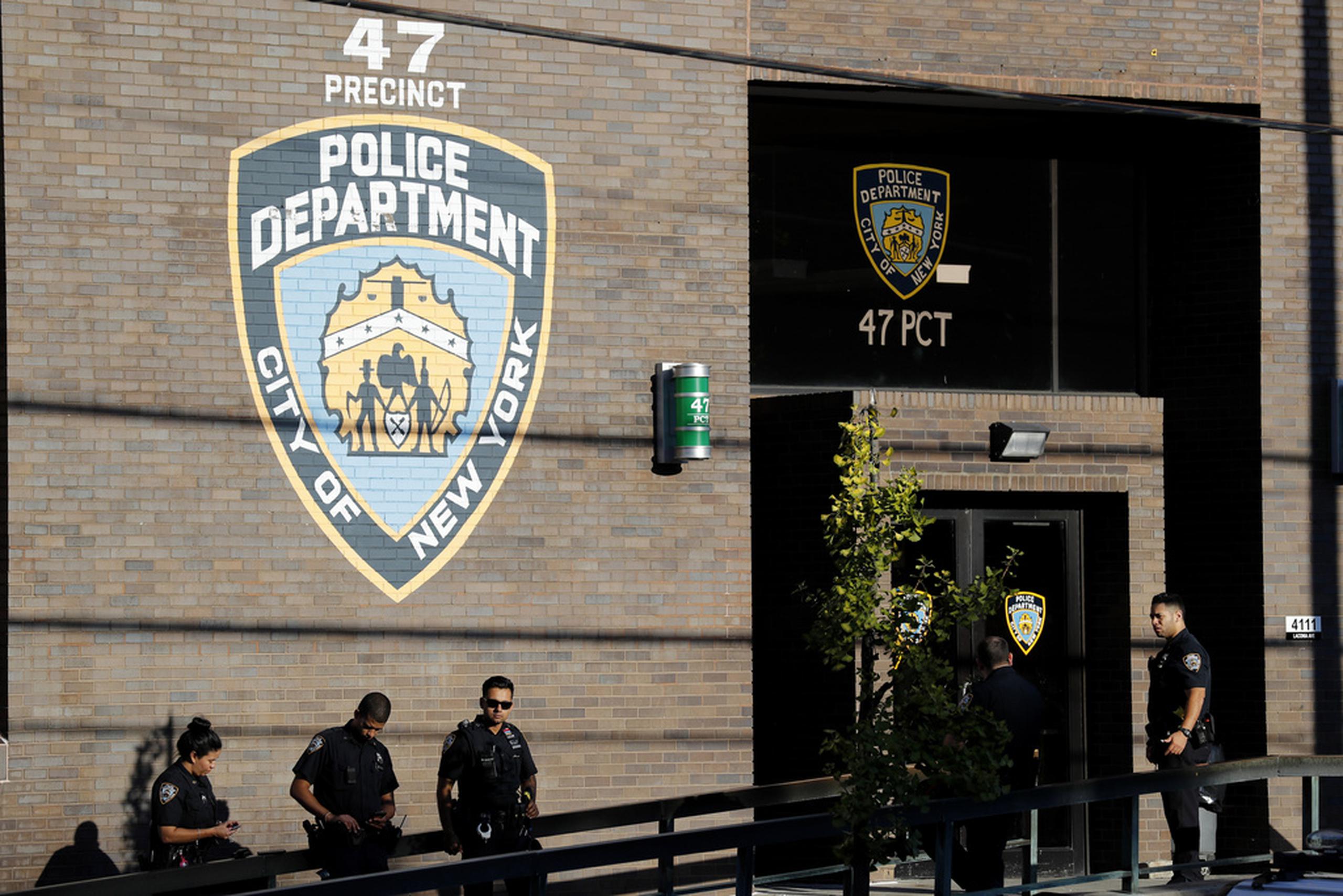 La policía ha confiscado 9,500 patinetes, bicicletas y vehículos todo terreno desde el 1 de enero, incluyendo 2,500 en el Bronx, indicó el subcomisionado de la policía Kaz Daughtry.