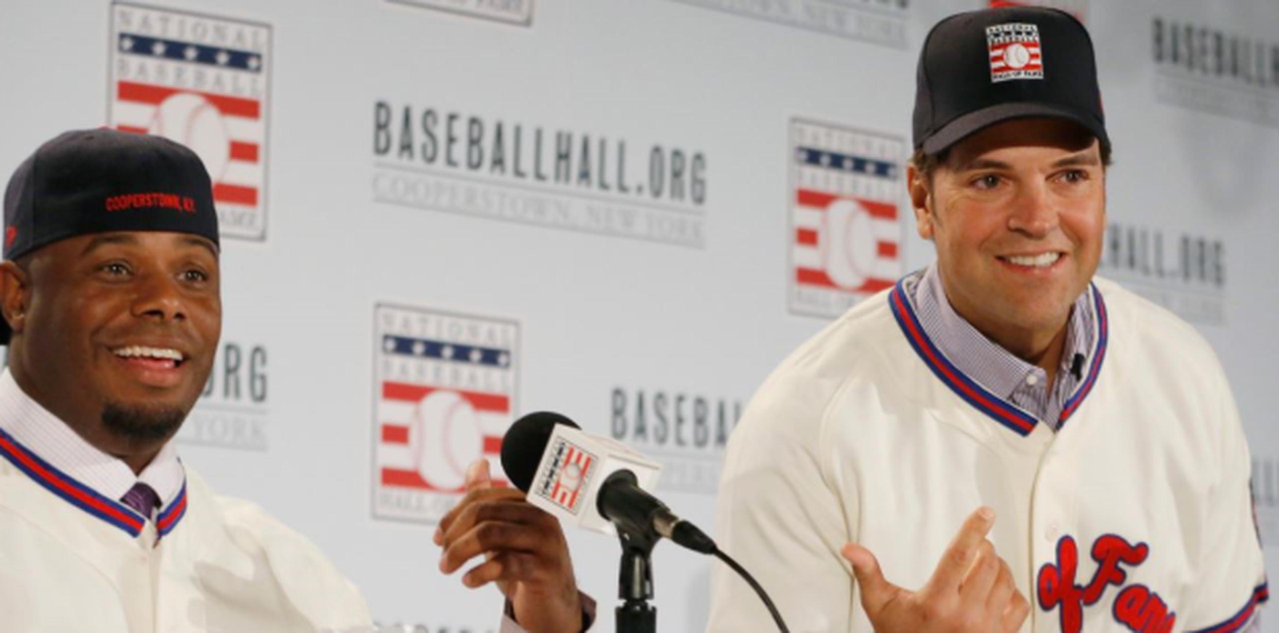 Ambos jugadores hicieron el anuncio el jueves en una conferencia de prensa, un día después de haber sido exaltados por la Asociación de Cronistas de Béisbol de Estados Unidos.(AP)
