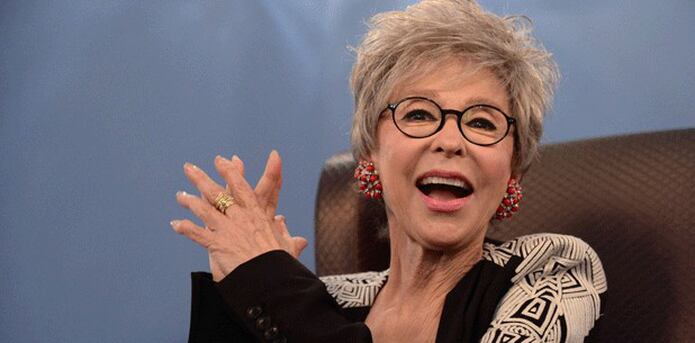 Moreno mantiene la vitalidad para aprovechar los cambios, con un papel en un piloto de comedia que está bajo la consideración de CBS así como un álbum que planea lanzar en mayo con canciones en español. (Archivo)