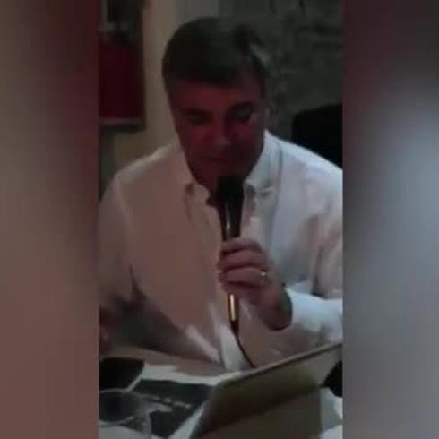 Alcalde de Isabela esgalilla’o en el karaoke 