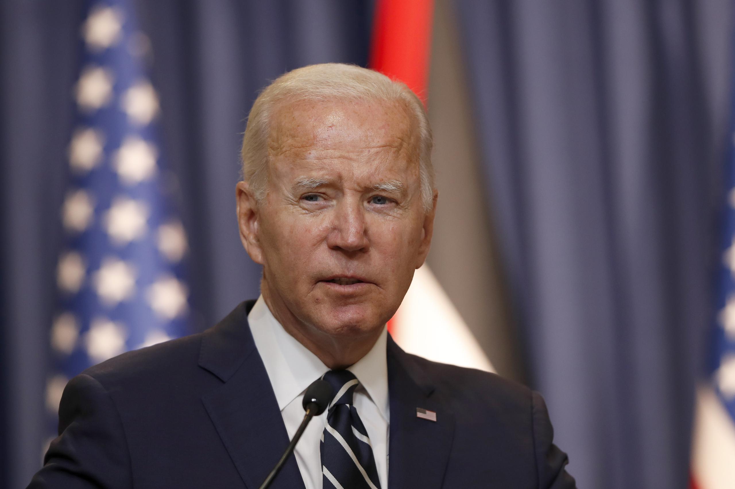 Según Joe Biden, las fuerzas del orden “chorreaban sangre en medio de una carnicería protagonizada por una turba enloquecida que creyó las mentiras” del expresidente de Estados Unidos que se negaba a aceptar su derrota en las elecciones de noviembre.