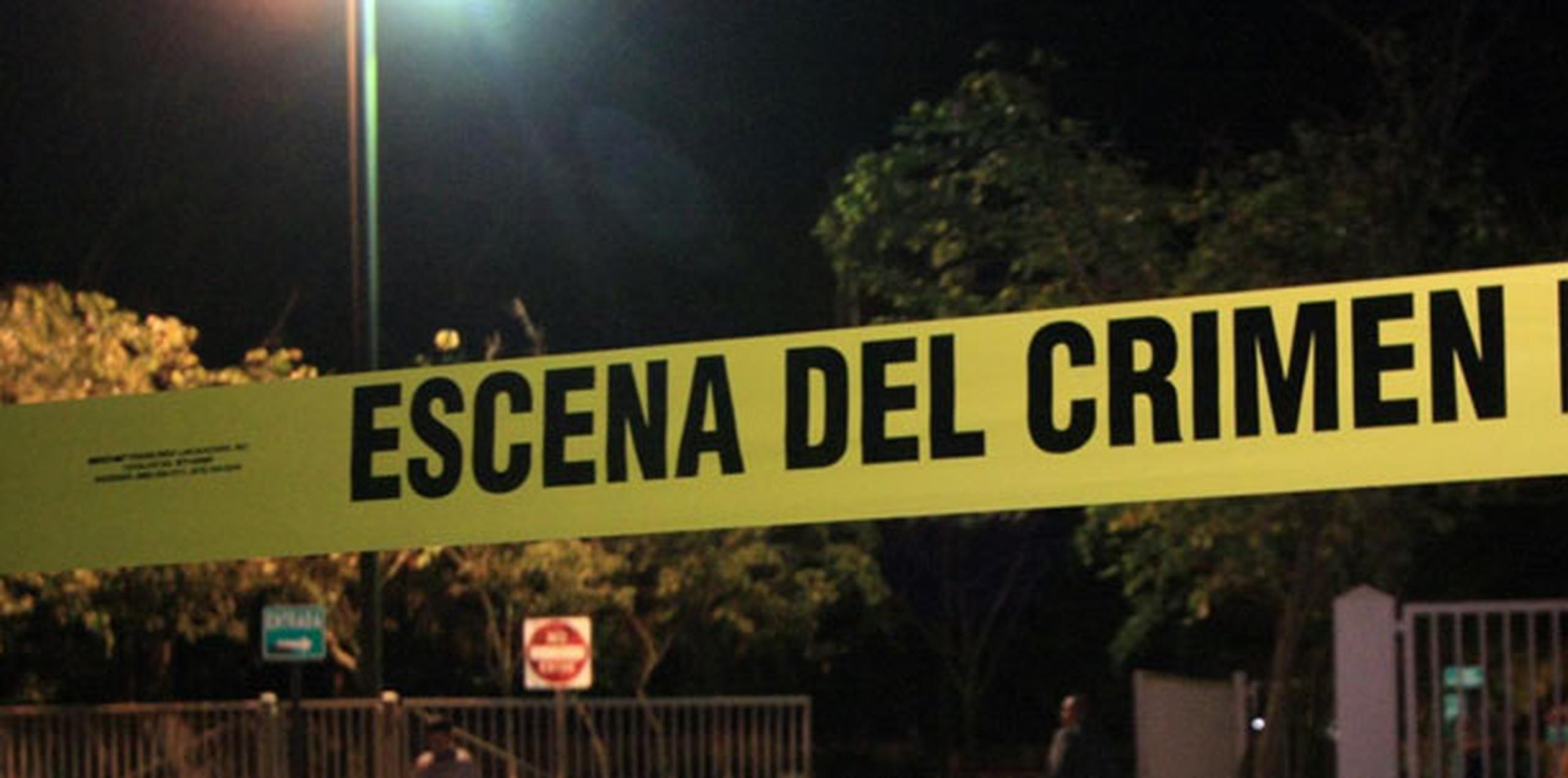 Agentes del Cuerpo de Investigaciones Criminales (CIC) de Ponce se encuentran en la escena. (Archivo)
