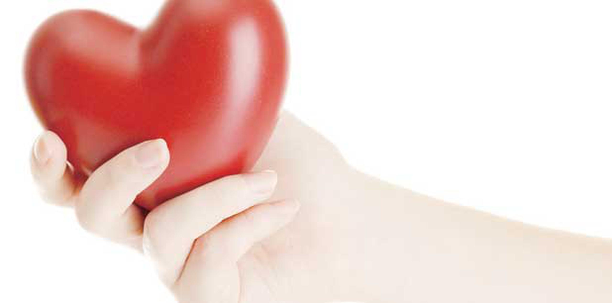 Las enfermedades cardiacas son la principal causa de muerte entre hombres y mujeres. (Archivo)