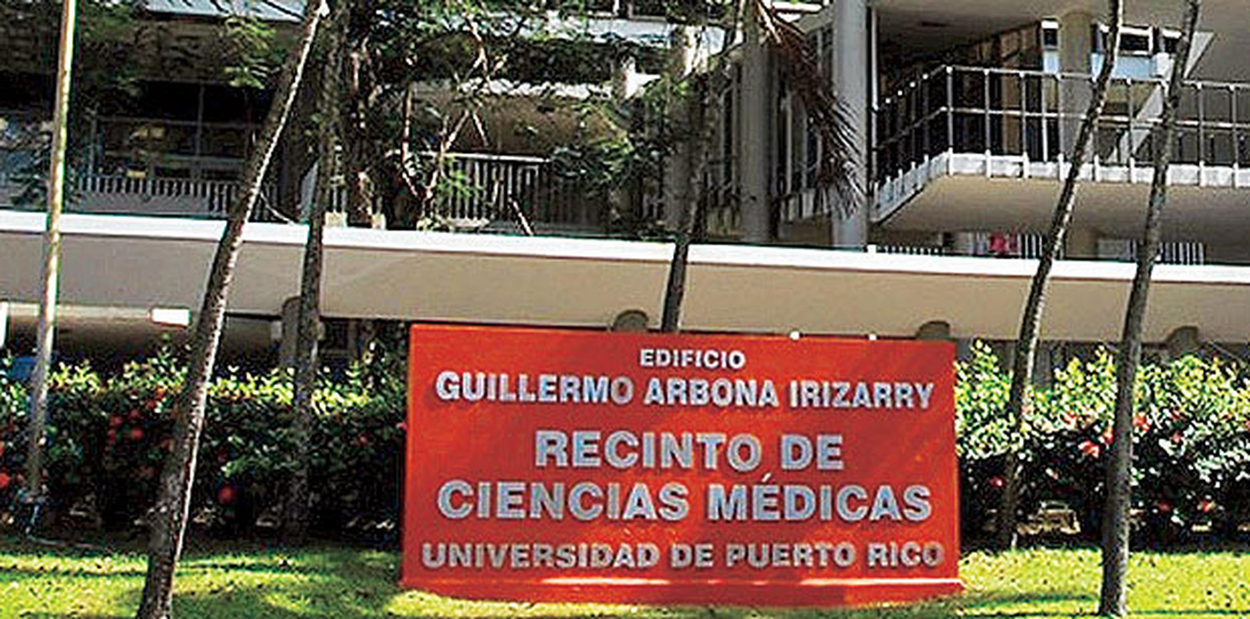 A lo largo de su historia, la Escuela de Medicina se ha destacado por ser el principal proveedor de servicios del sistema de salud del País. (Archivo)