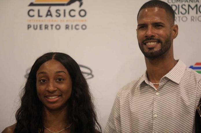 Jasmine Camacho Quinn y Javier Culson posan para una foto. Son los únicos representantes de Puerto Rico en el atletismo que han ganado medallas olímpicas. A Culson le dedicará la primera edición del Puerto Rico International Classic. (xavier.araujo@gfrmedia.com)
