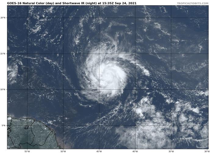 El huracán Sam en el centro del Atlántico tropical. (NOAA)