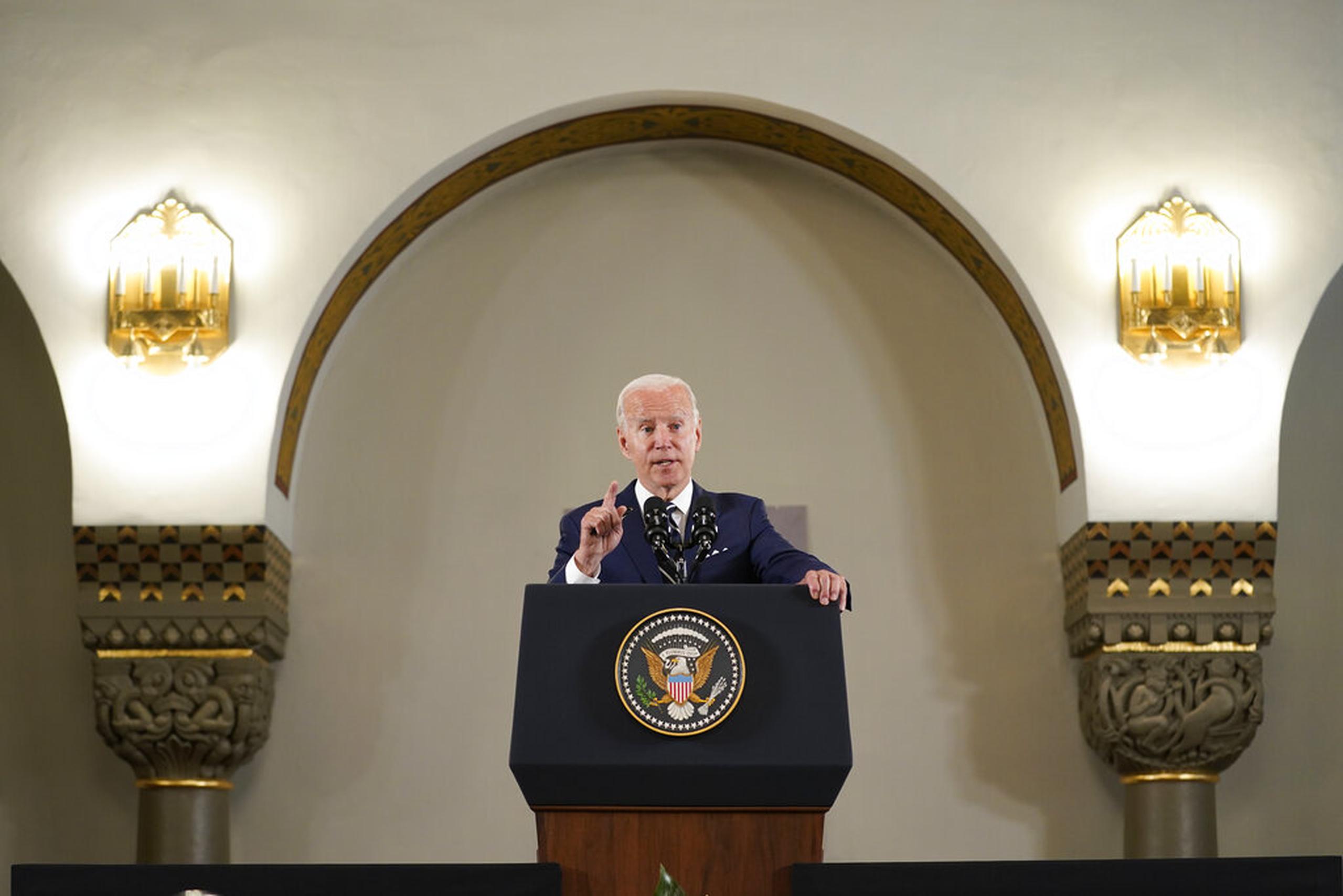 El presidente Joe Biden habló tras visitar el Hospital Augusta Victoria en Jerusalén este viernes.