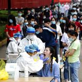 Estudio sugiere que el coronavirus se propagó en Wuhan desde agosto