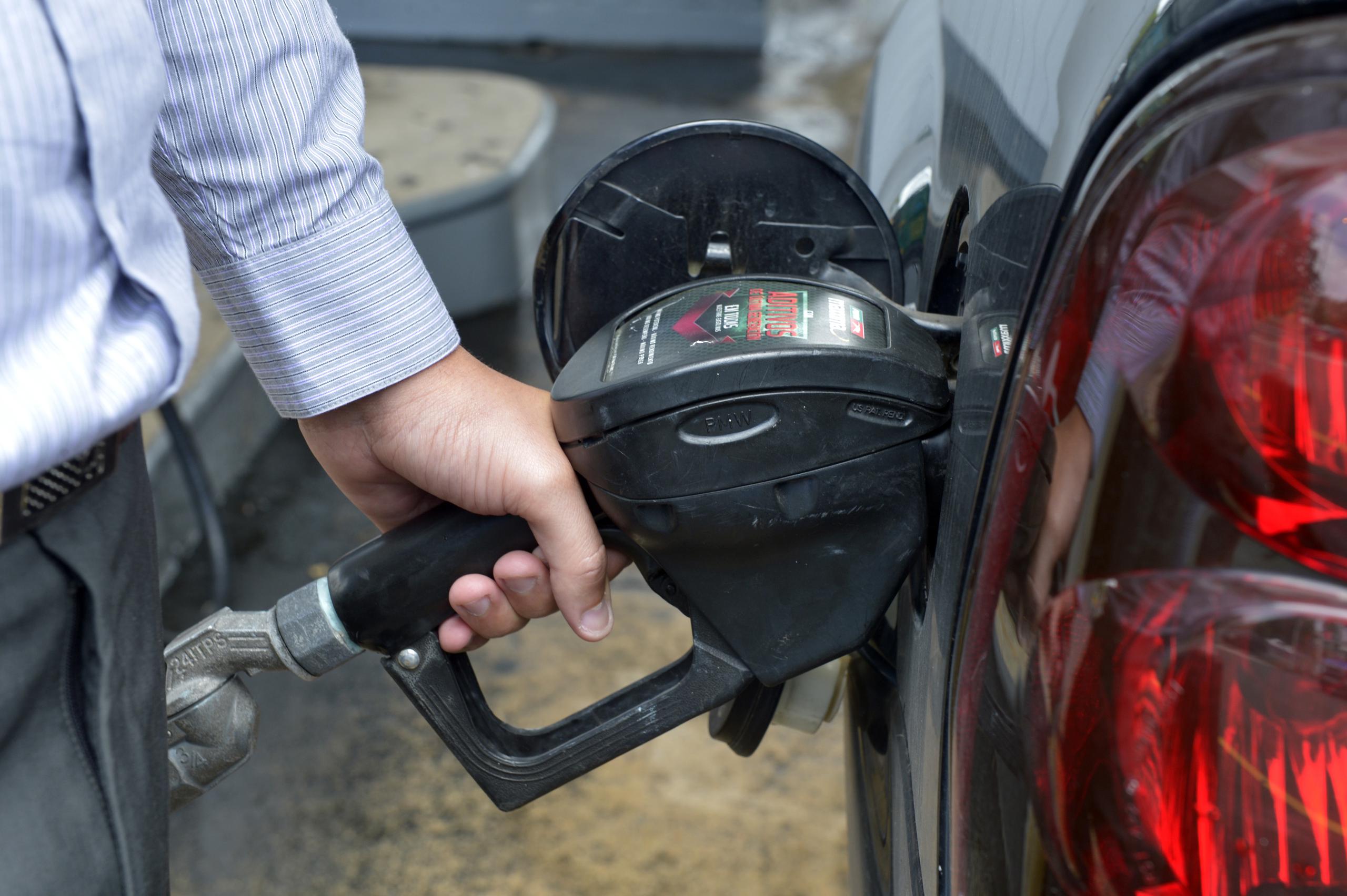 Daco registra varias marcas de gasolina entre los 87.7 centavos a los 89.9 centavos. Estas son Econmaxx, Bita's, Gulf, Ultra Top Fuel, 76, Phillips y Toral.