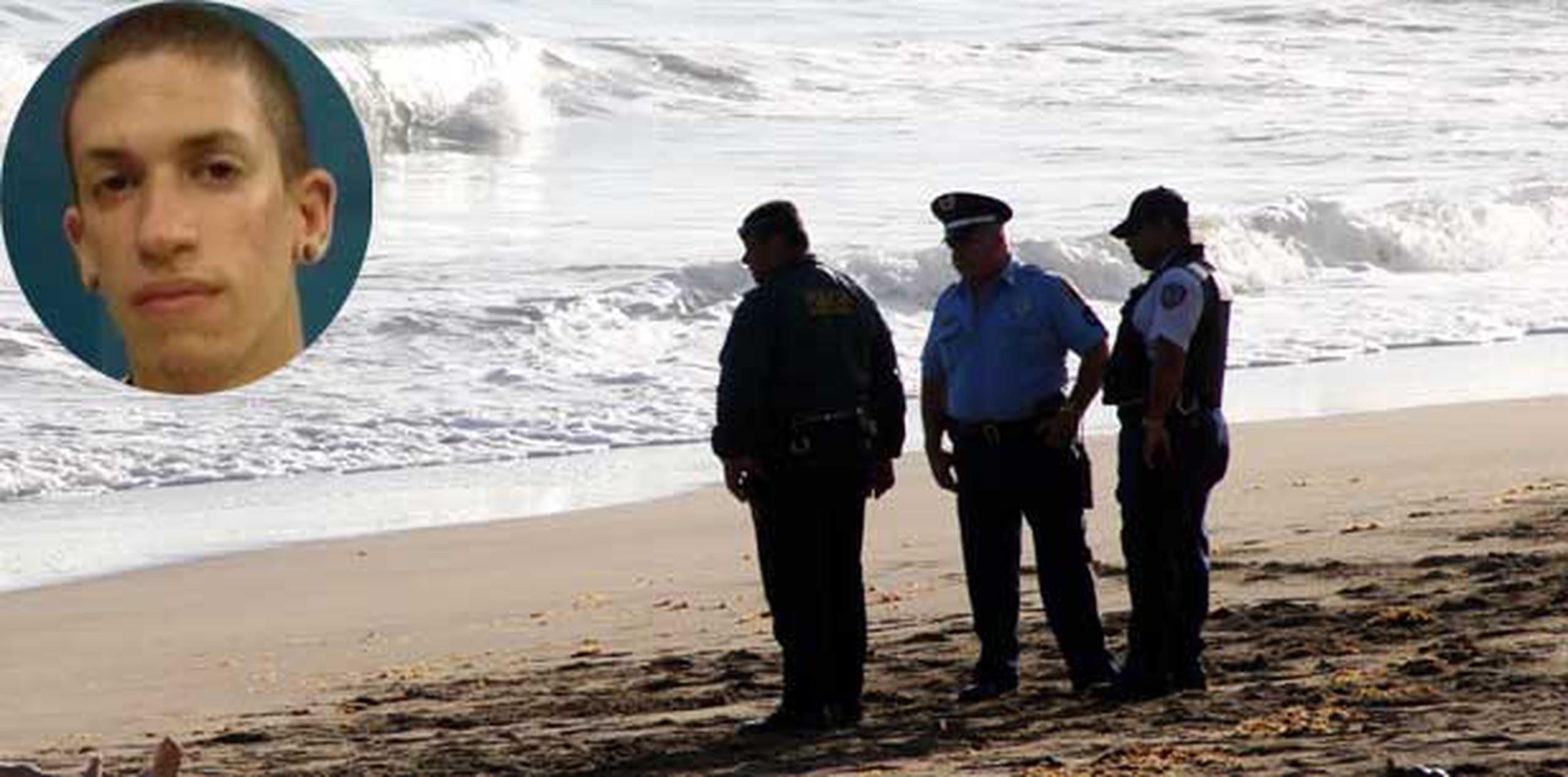 La Policía en Dorado fue alertada del cadáver por surfistas que frecuentan la playa temprano en la mañana. (alex.figueroa@gfrmedia.com)