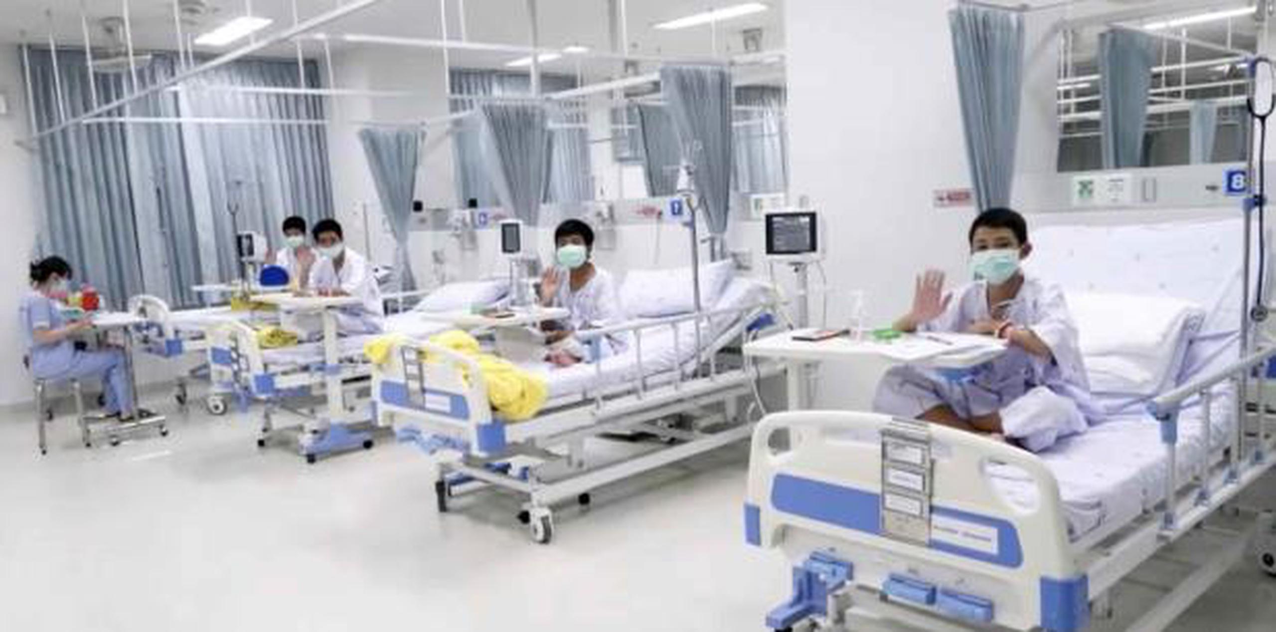 Un comunicado del hospital afirmó que los chicos continúan en recuperación y siguen siendo susceptibles a enfermedades infecciosas. (EFE)