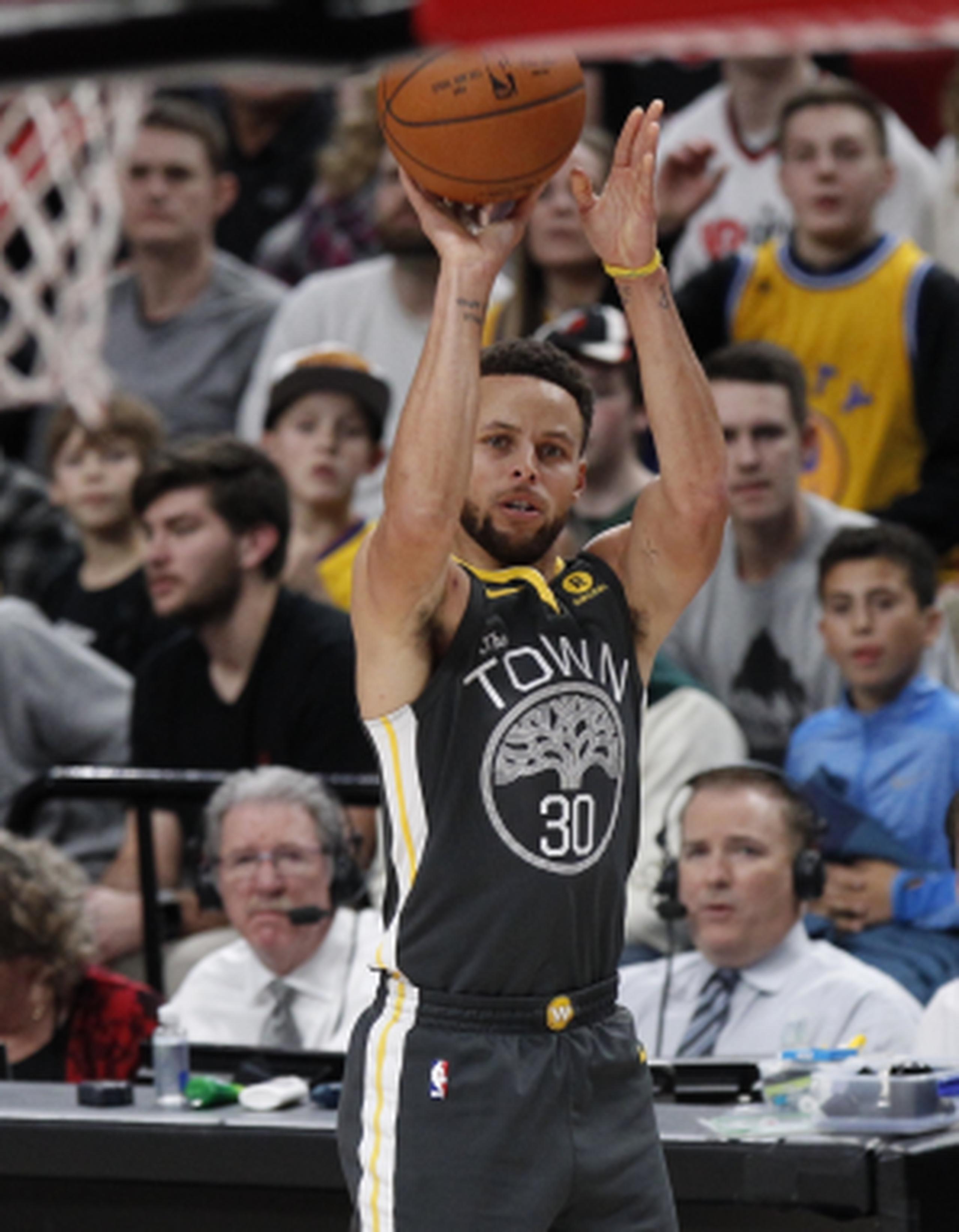 Los Warriors de Stephen Curry están segundos en su conferencia y los Cavaliers de LeBron James andan terceros en la suya. (AP / Steve Dipaola)