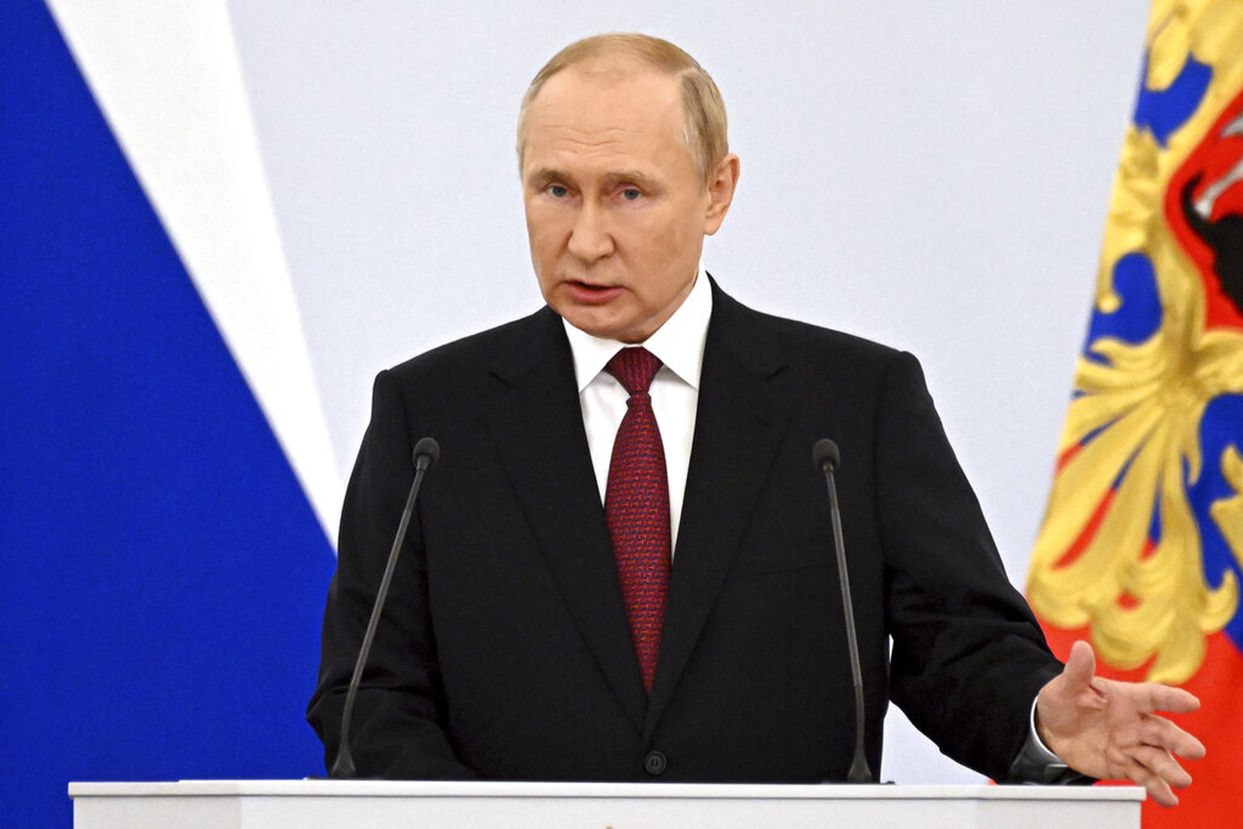 El presidente ruso Vladimir Putin habló hoy en un acto para festejar la incorporación a Rusia de regiones ocupadas de Ucrania, en la Plaza Roja de Moscú.
