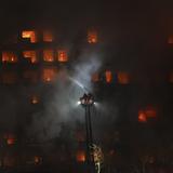 Héroe anónimo salvó cientos de vidas durante incendio de apartamentos en España