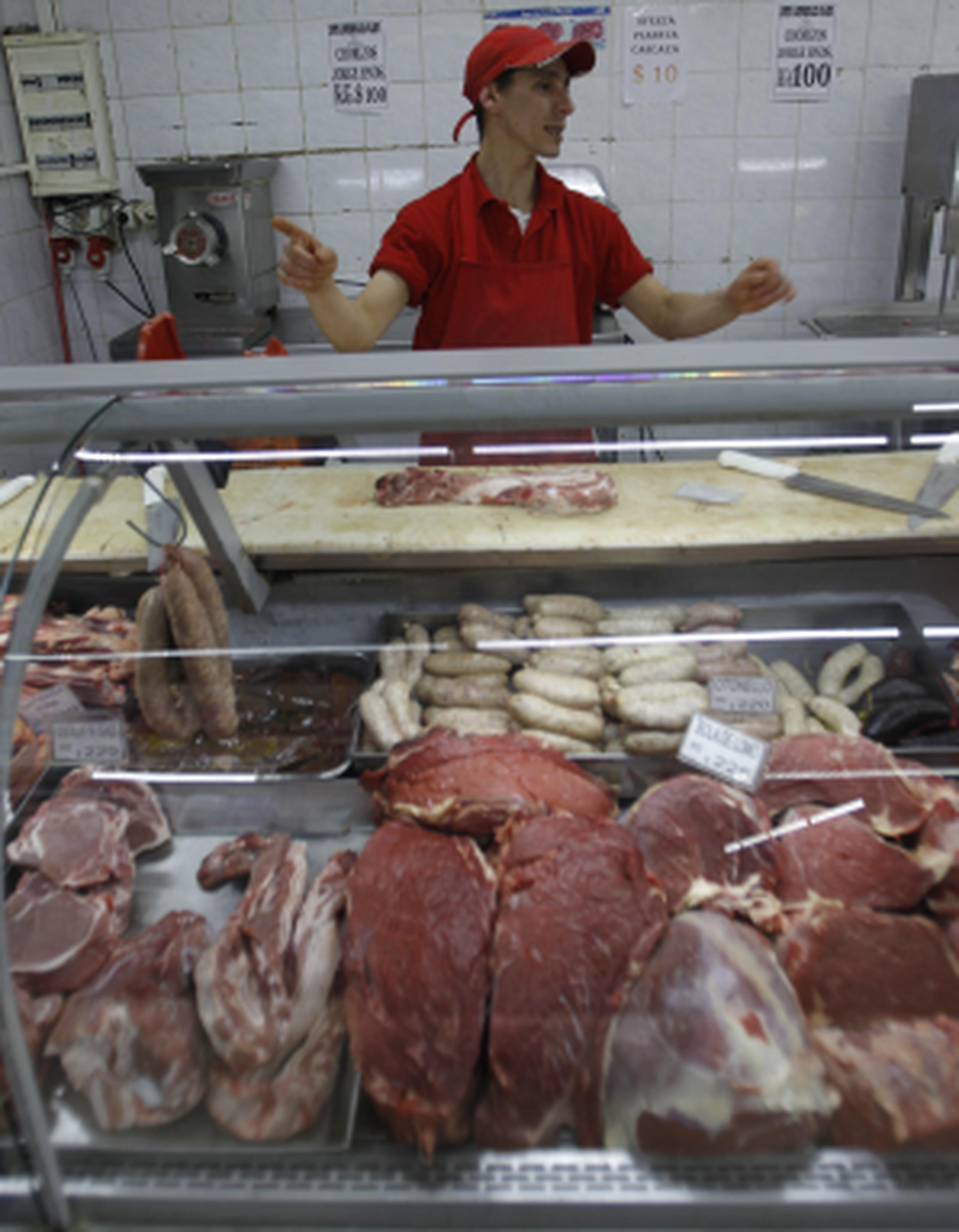 Los carniceros de Uruguay cuestionan si el estudio evaluó carnes de su país, que son criadas en mejores condiciones que en Estados Unidos. (EFE)