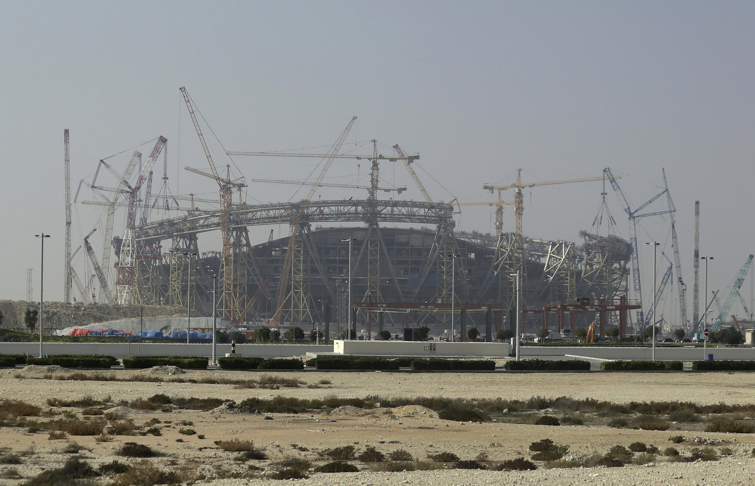 Obras en el estadio de Lusail a ser usado en la Copa Mundial de fútbol del 2022 en Qatar, que ahora le apunta a la sede de los Juegos Olímpicos del 2032.