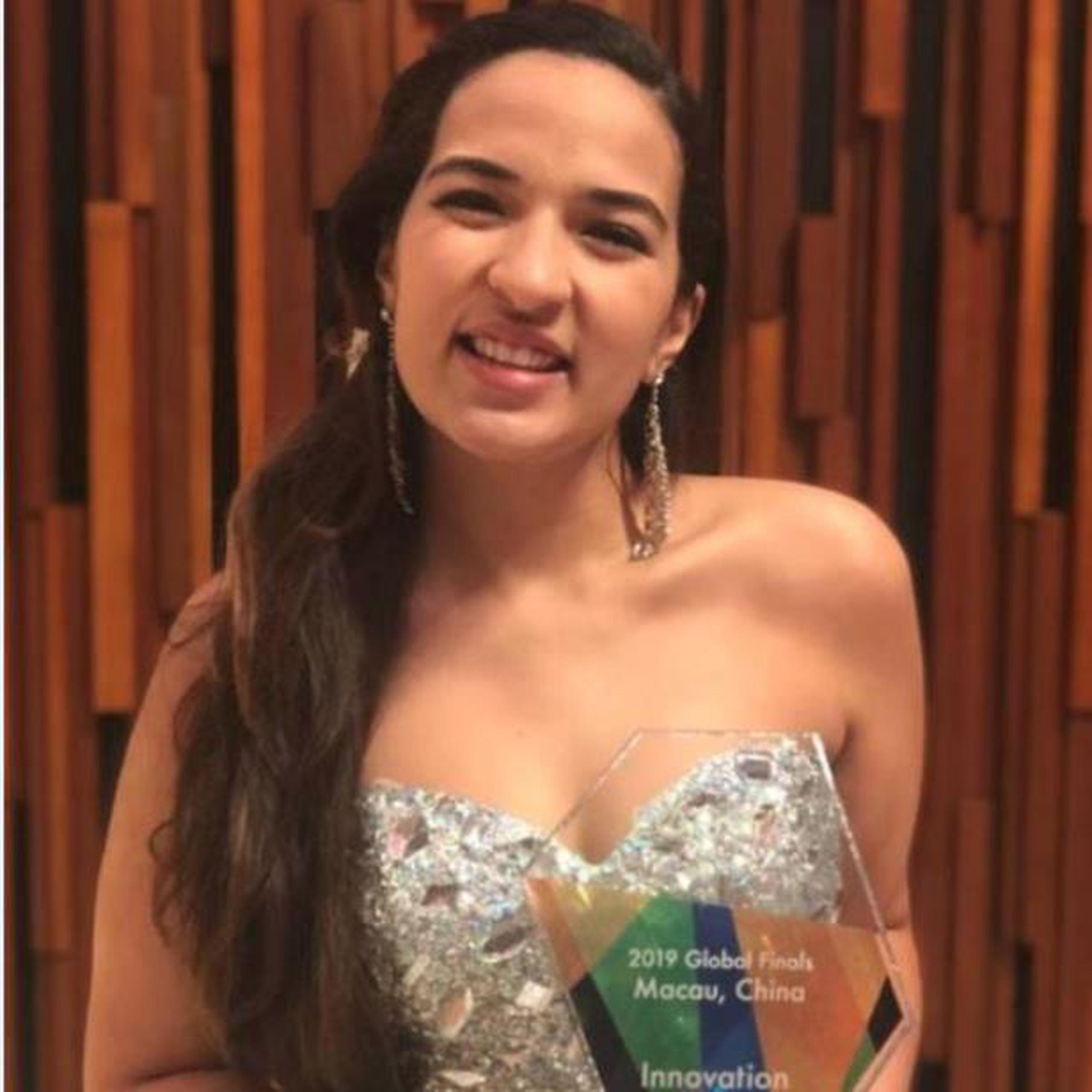 La joven boricua Alondra Toledo Febus ganó el premio Innovación en la competencia internacional Global Student Entrepreneur Awards, que se celebró en Macau, China. (Suministrada)