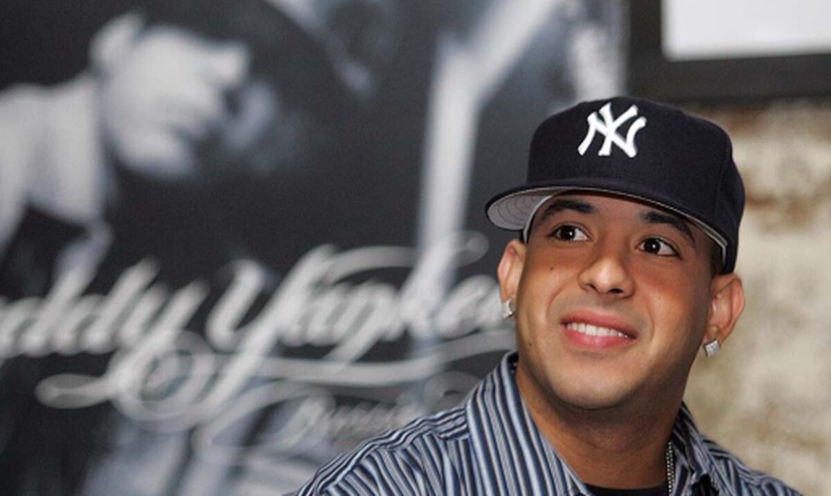 11 Curiosidades De Barrio Fino Primera Hora Como le encanta la gasolina (dame mas gasolina!!) x4 aqui nosotros somos los mejores, no te me ajores, en la pista nos llaman los matadores, haces q cualquiera se enamore, cuando bailas al ritmo de los tambores, esto va pa las gatas de to. 11 curiosidades de barrio fino