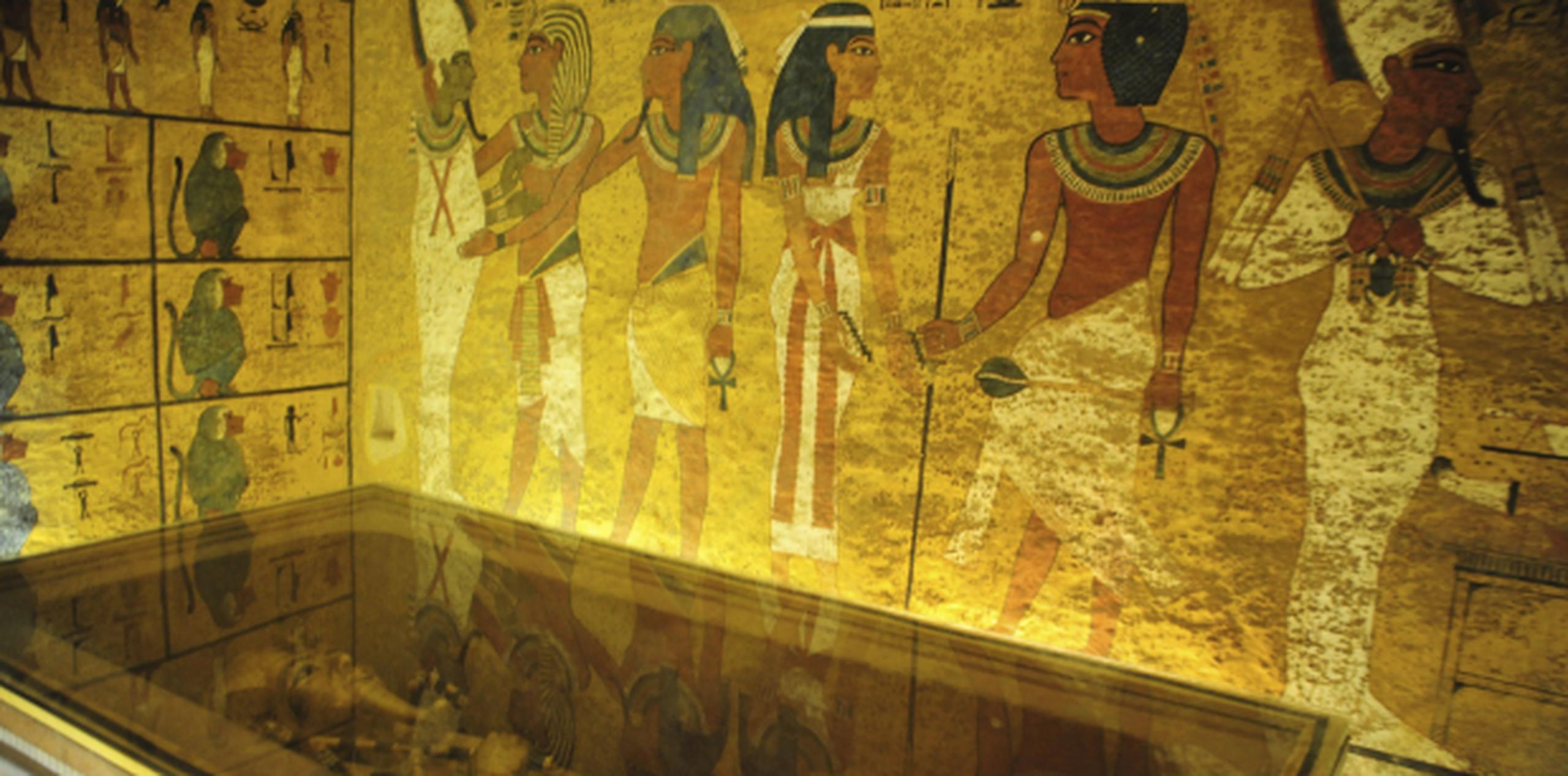 El carro, uno de los artefactos más importantes del museo militar durante tres décadas, se encuentra entre más de 4,500 piezas de Tutankamón en el museo nuevo. (AP)