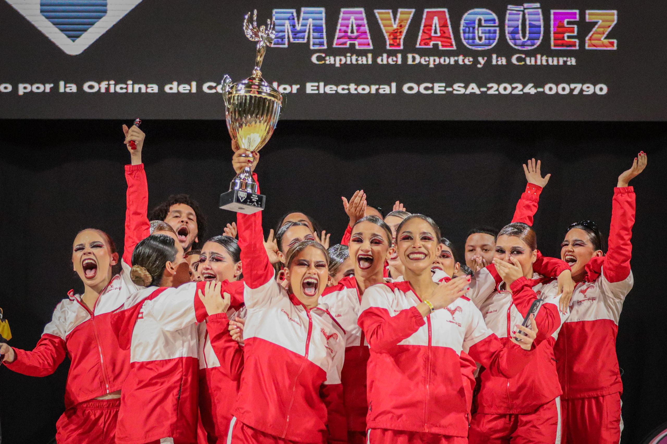 Las Jerezanas de la Universidad de Puerto Rico Río Piedras se proclamaron campeonas de la primera competencia de baile.