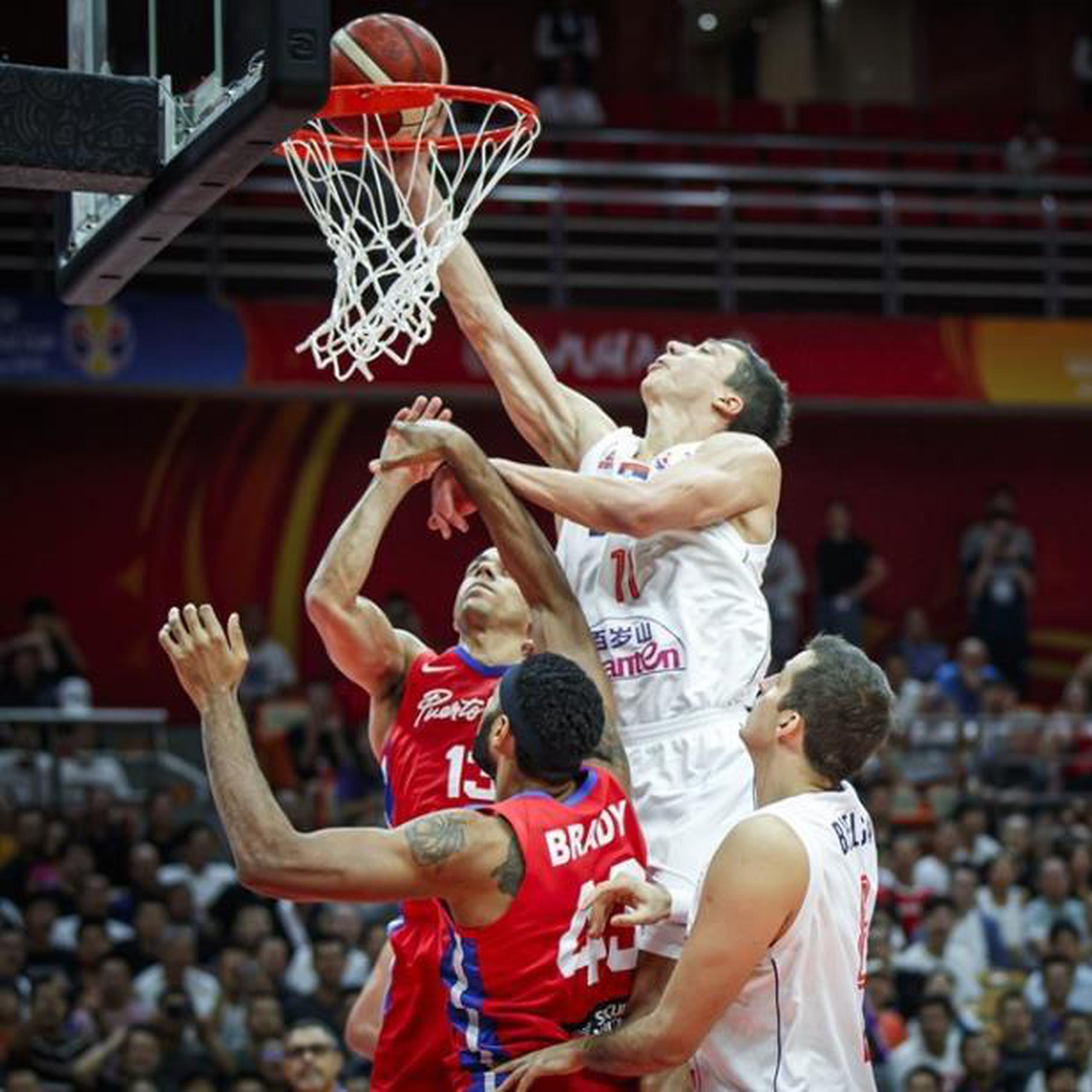 Serbia, sencillamente, fue muy superior en todos los aspectos del juego. (FIBA)