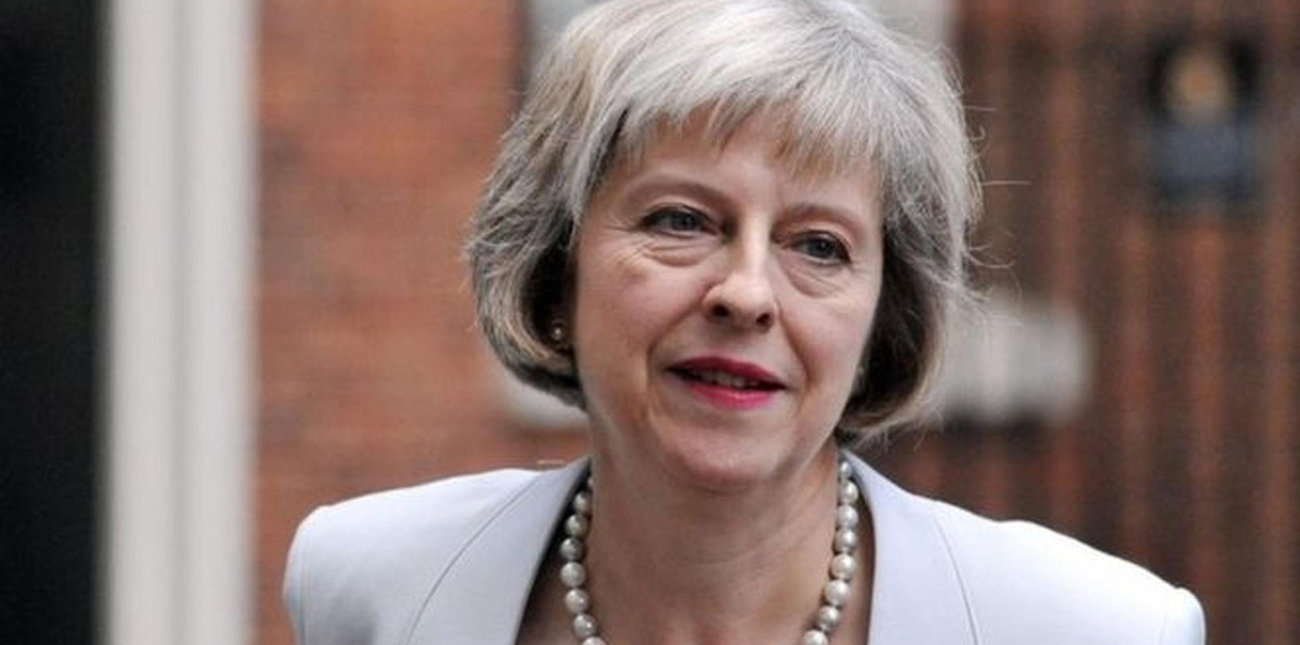 El reporte, preparado por un asesor de la oficina, señala que divisiones dentro del equipo de la primera ministra, Theresa May, demoraron el desarrollo de una estrategia de negociación y que podrían pasar otros seis meses hasta formular un plan. (AP)