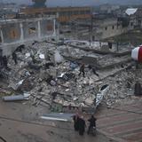 Más de 600 muertos tras azote de terremoto en Turquía y Siria