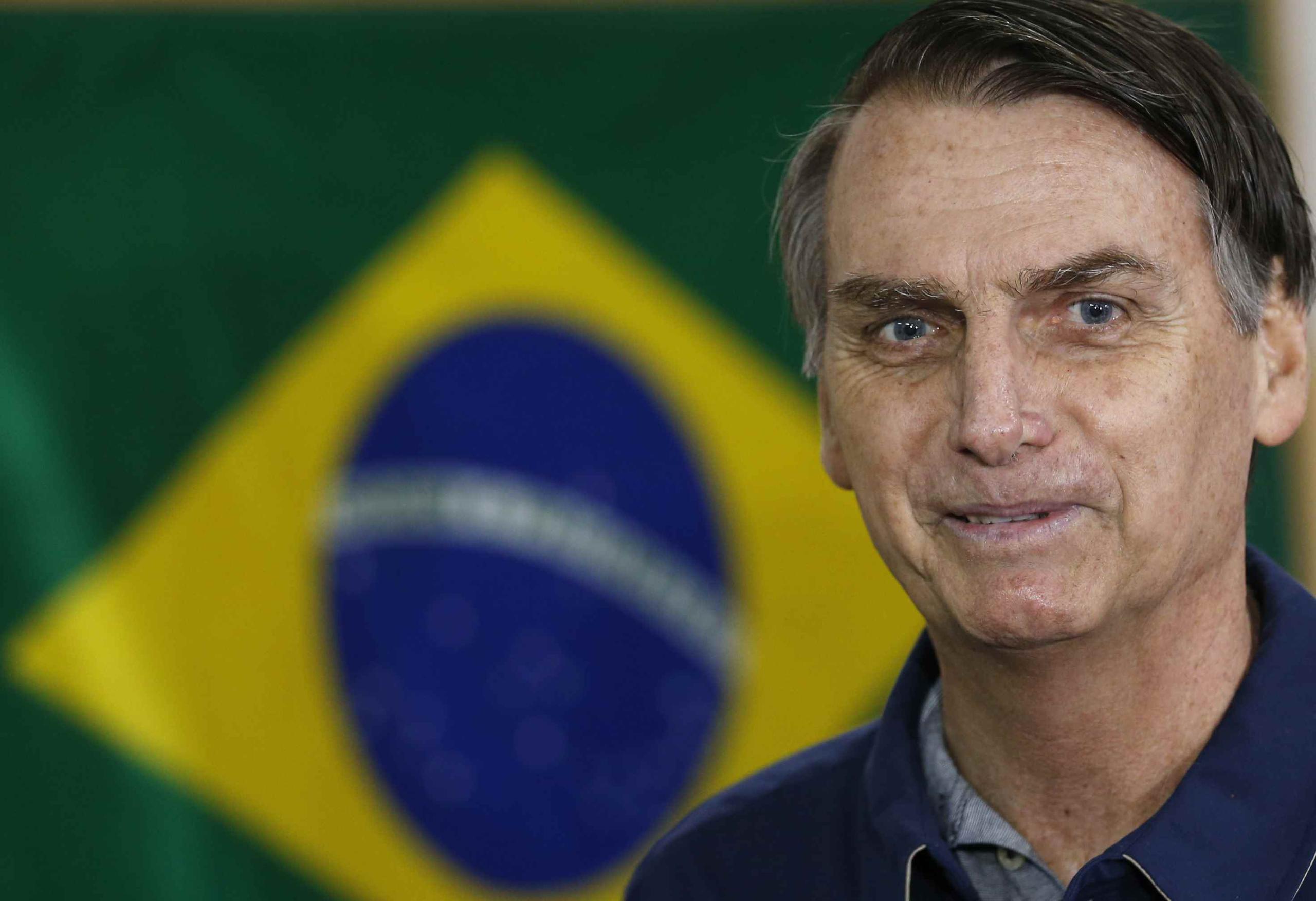 Bolsonaro acusa a Haddad de ser un títere de Da Silva.