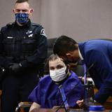 Defensa del sospechoso de masacre en Colorado pide evaluar su salud mental