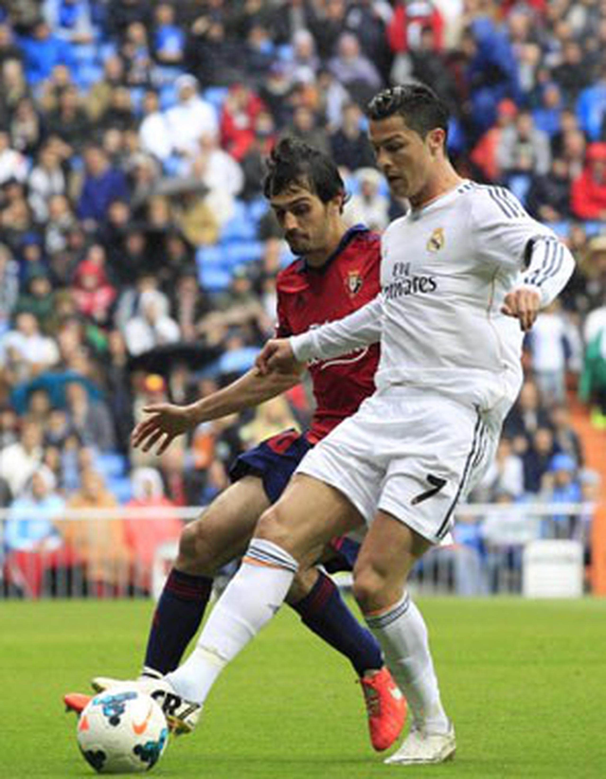 El jugador se dedicó a hacer carrera continua tras realizar varios estiramientos. (EFE/Alberto Martín)