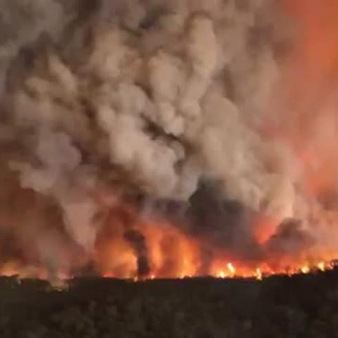 Dramática escena por incendios en Australia