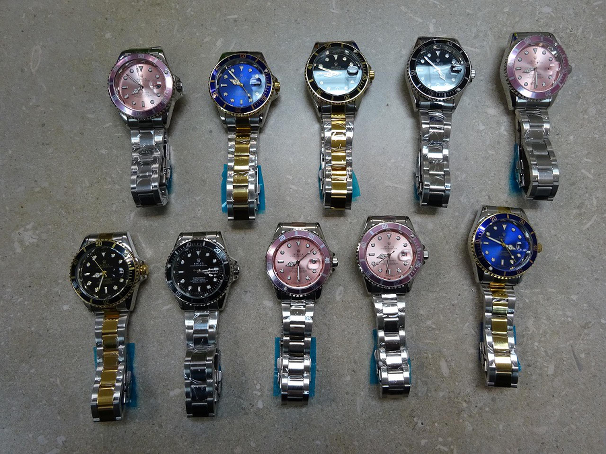 Parte de los relojes falsificados Rolex.