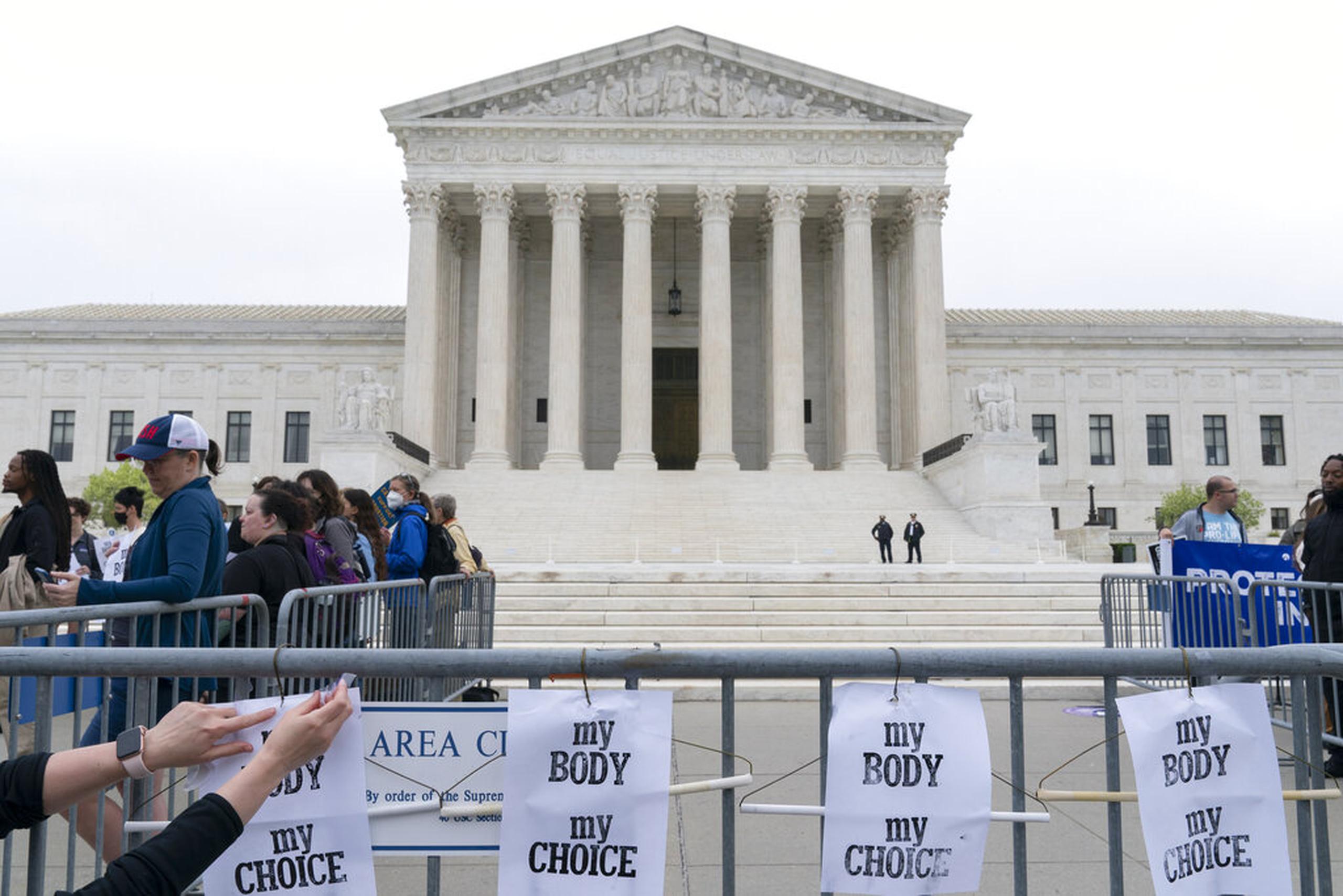 Anterior al fallo judicial del Tribunal Supremo en 1973, el aborto era extensamente legal en apenas cuatro estados y permitido bajo circunstancias limitadas en otros 16.