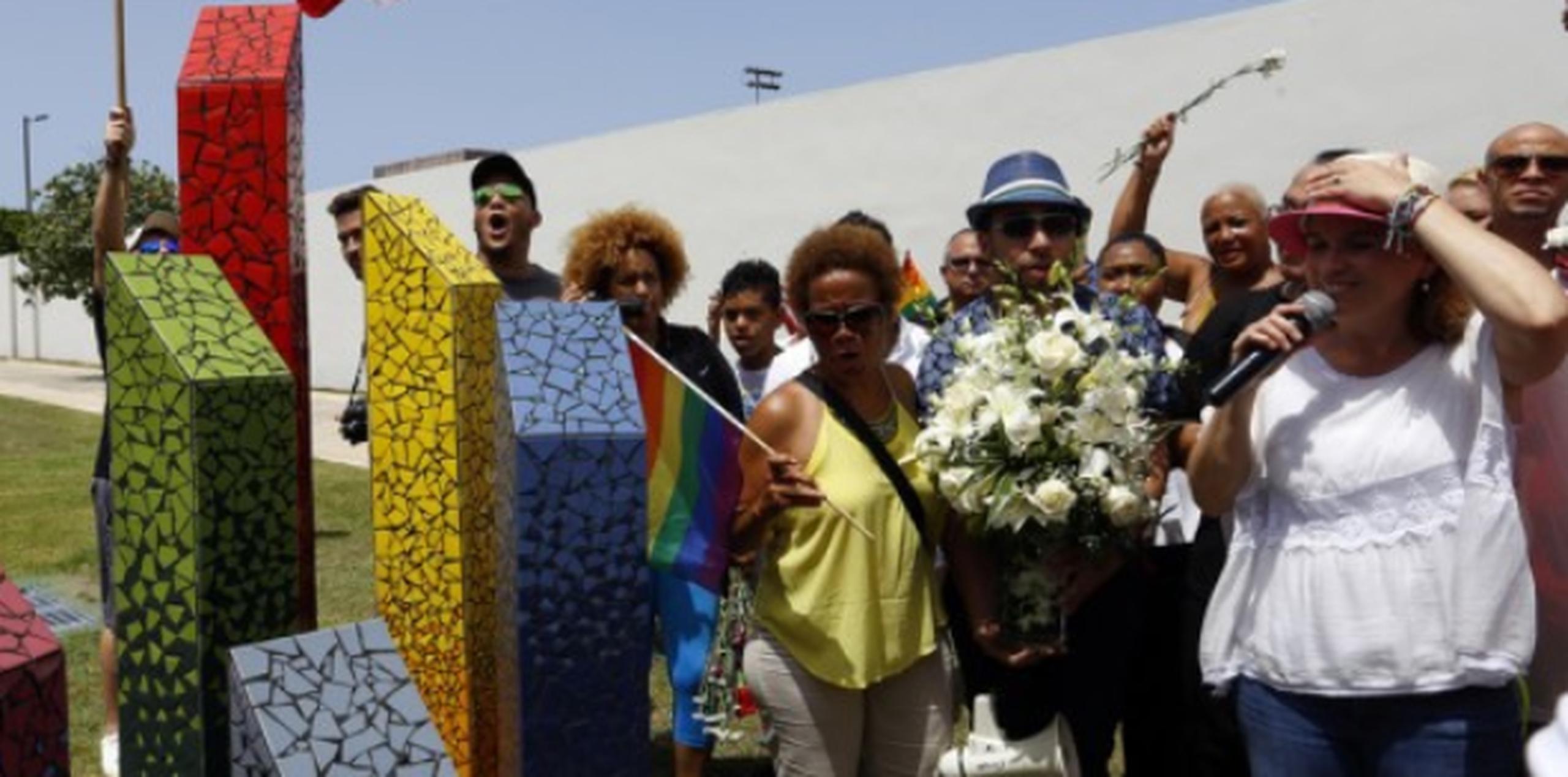 Monumento dedicado a las víctimas de Pulse el año pasado. (Archivo)
