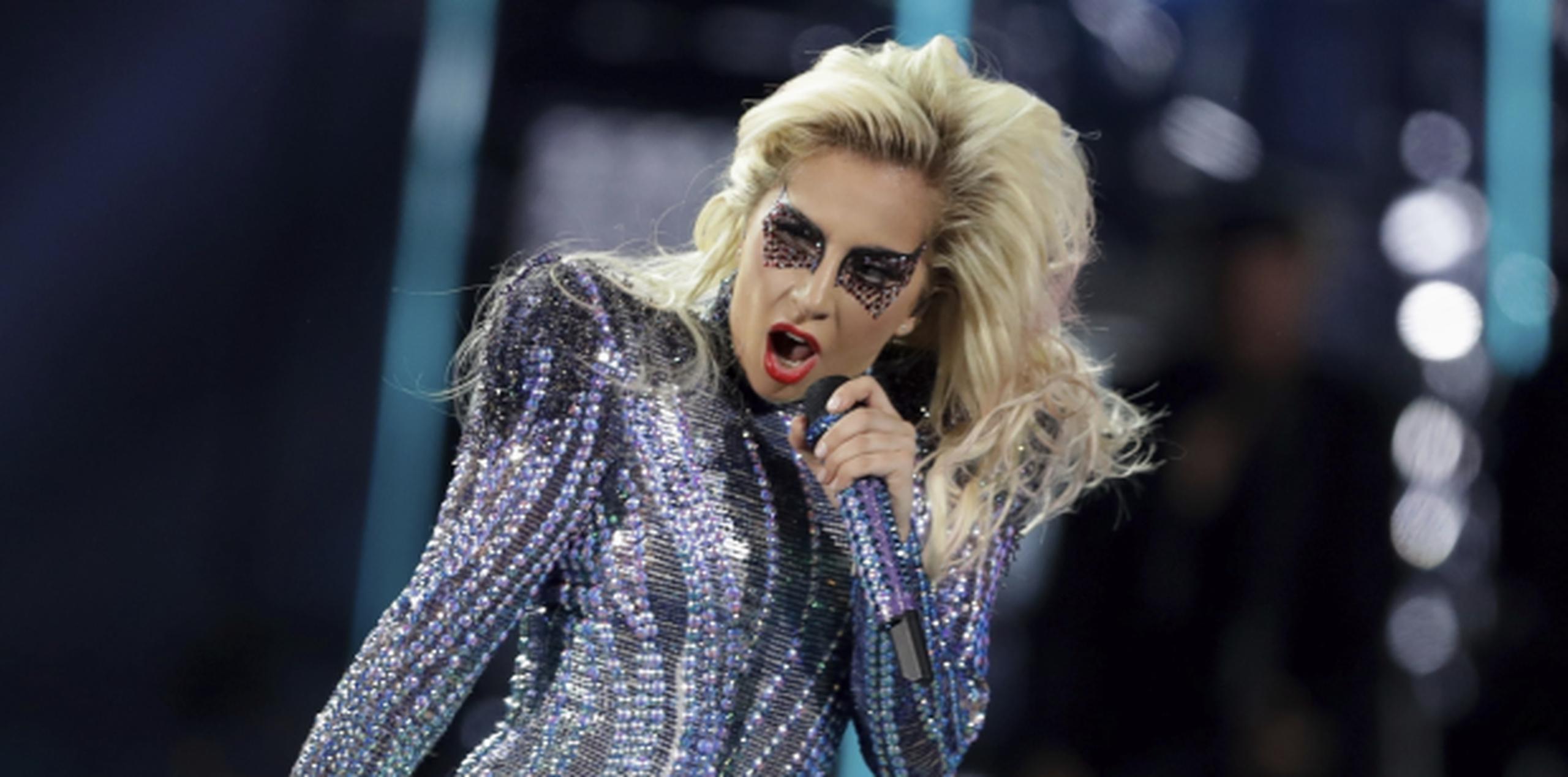 Lady Gaga habló en el pasado sobre su fibromialgia, una enfermedad que acarrea dolores crónicos. (AP)
