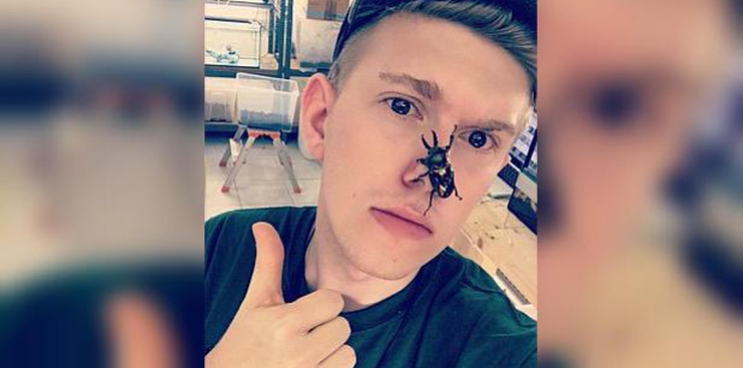 Adrian Kozakiewicz es famoso por publicar en Facebook e Instagram fotografías de insectos raros. (Foto: Facebook - Instagram)