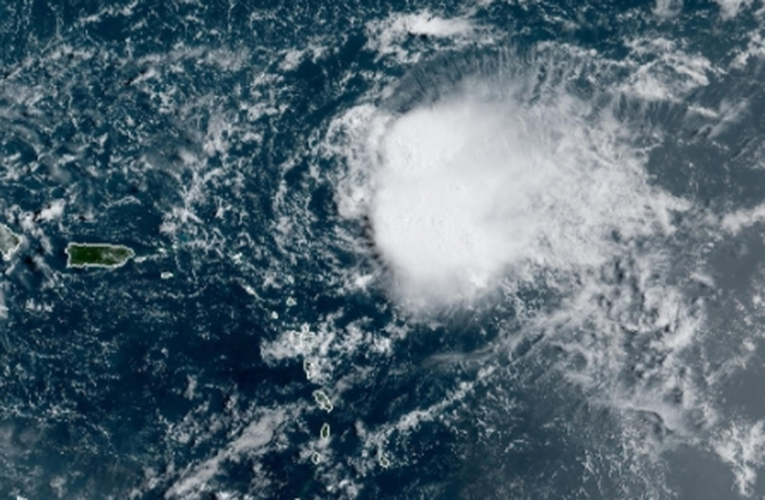 En su punto más cercano, la tormenta Josephine pasaría mañana a 300 millas al noreste de la Isla.