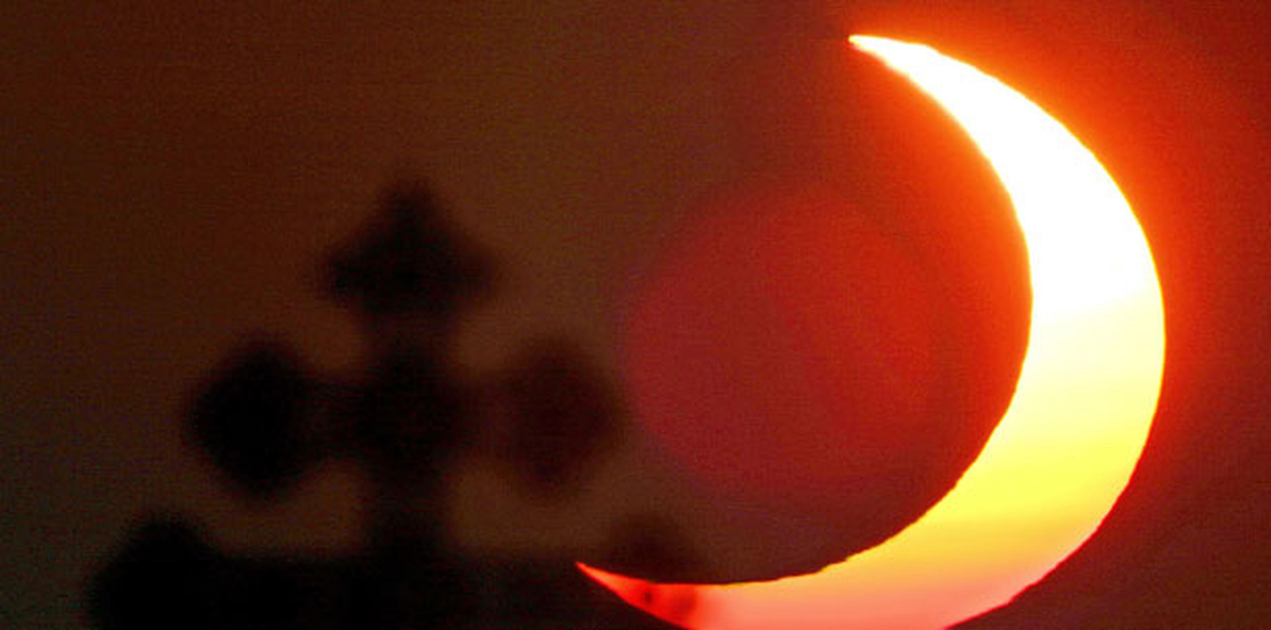 En todo el país se están organizando celebraciones llamadas “Eclipse Fests”, “StarFests”, “SolarFests” y “SolFests”, especialmente en la franja larga y estrecha donde se verá el eclipse total, es decir, donde la Luna completamente por completo al sol.  (Archivo)