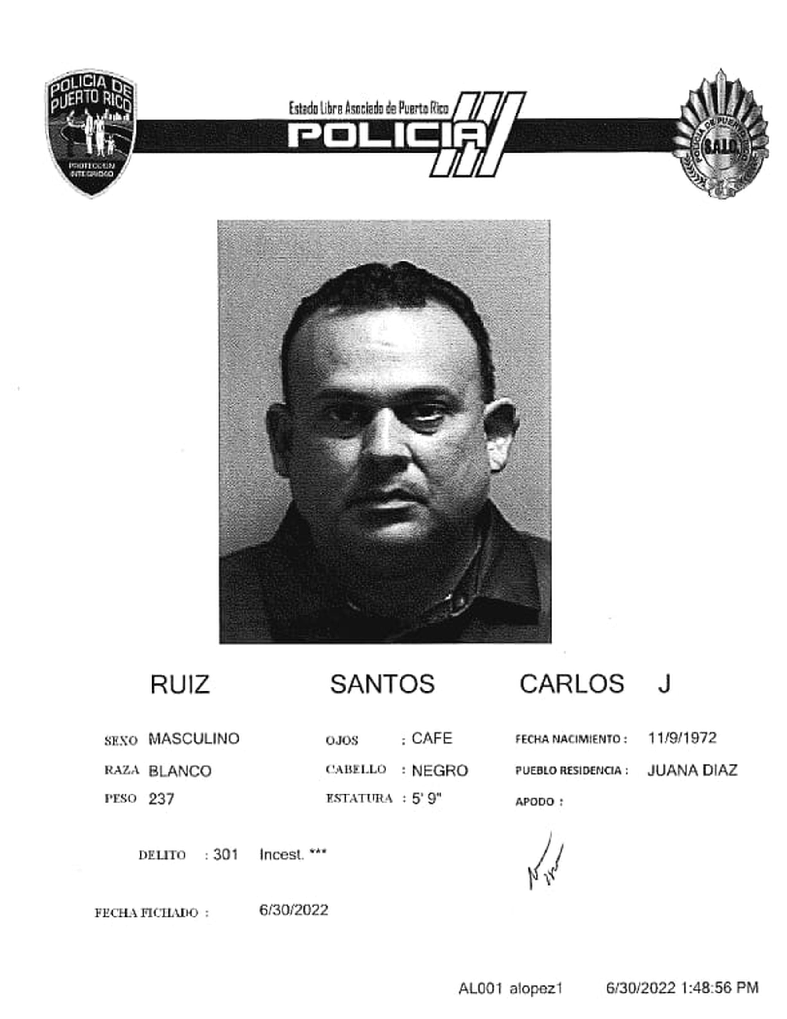 Carlos J. Ruiz Santos de 49 años, fue acusado por dos cargos de incesto.
