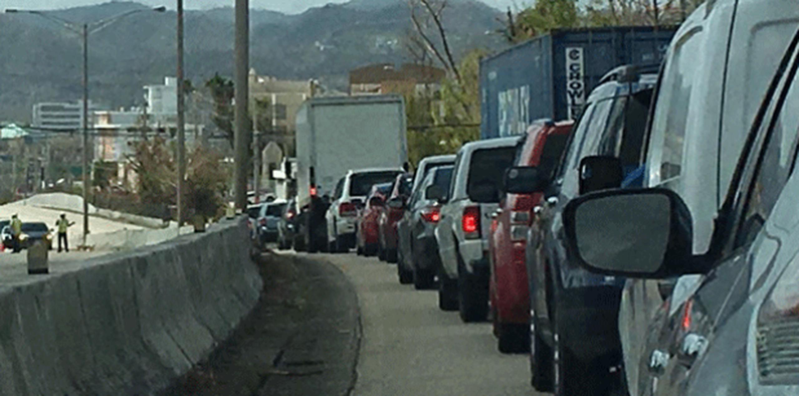 Para trasladarse de San Juan hacia Carolina y viceversa, los automovilistas pueden tomar como vías alternas el Ramal 8 y la carretera PR-3. (alex.figueroa@gfrmedia.com)